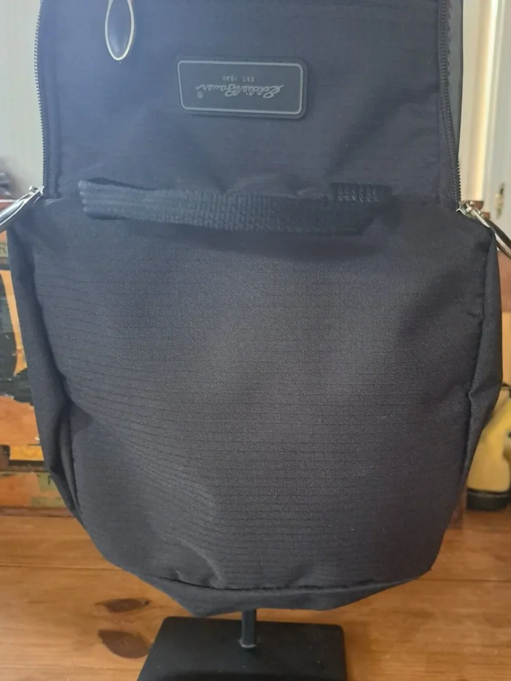 Eddie Bauer Hanging Travel Toiletry Bag Black Nylon Soft Case Mesh Pockets - Picture 6 of 8